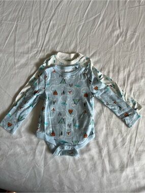 3-6mo Long Sleeve onesies - winter theme